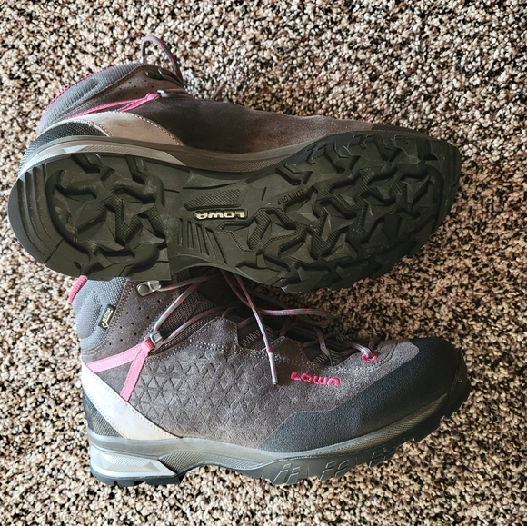 Lowa boots - Picture 7 of 8